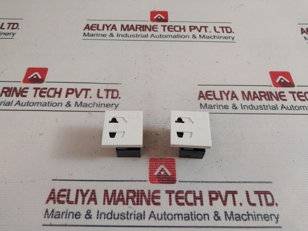 Lot Of 11X Aqua Signal 9840077700 Universal Socket Razor 8116602900