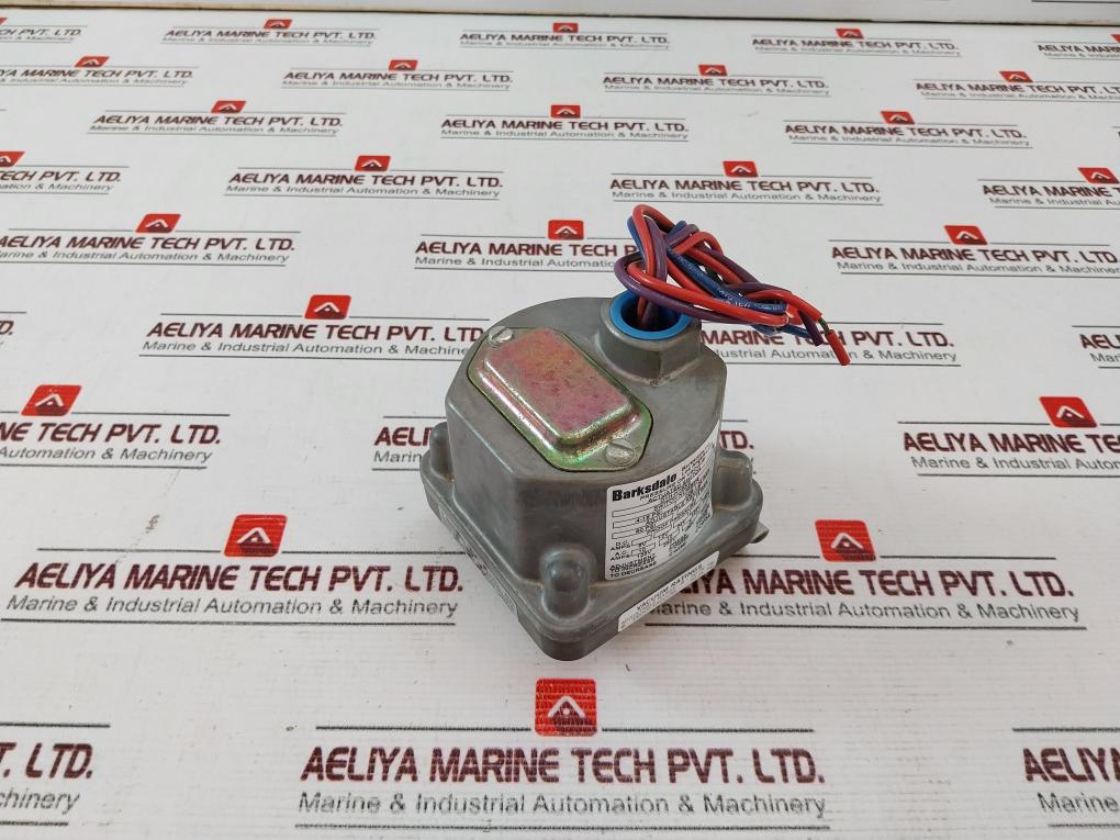 Barksdale D1H-h18Ss Pressure Or Vacuum Actuated Switch