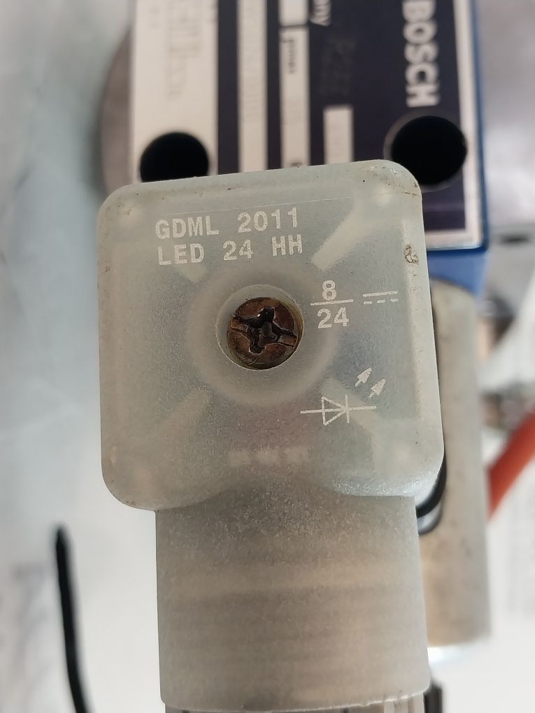 Bosch 0810 091 287 Directional Control Valve 081Wv06P1V1028Ws024/00D0