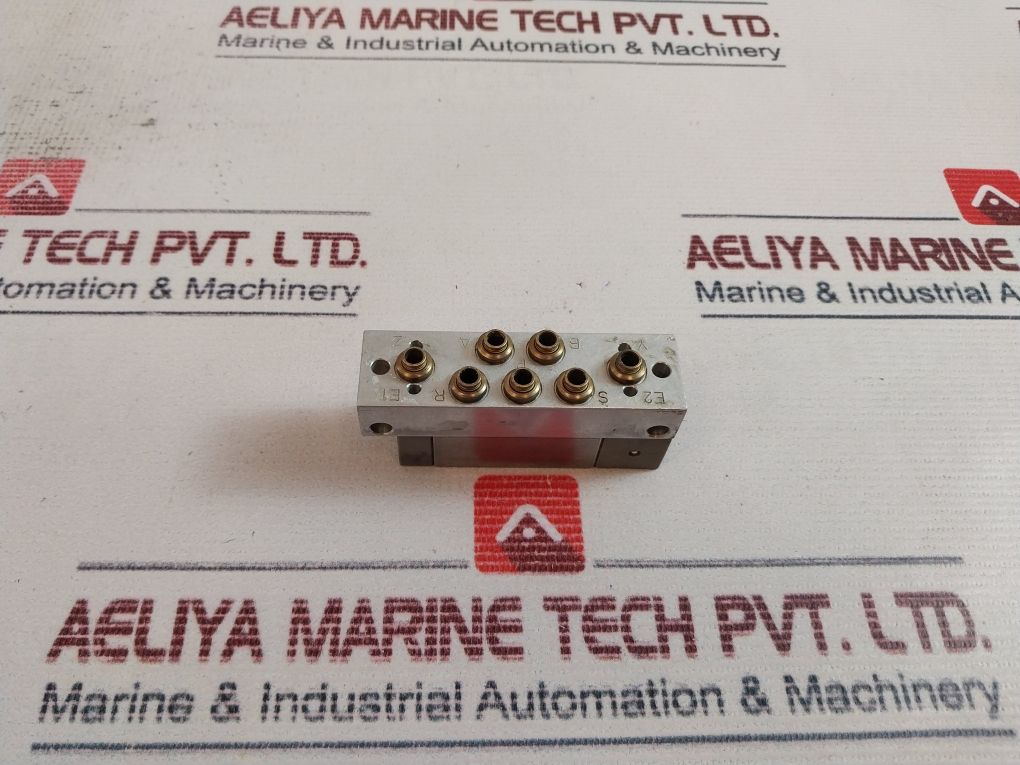 Bosch 0 820 223 011 Pneumatic Valve