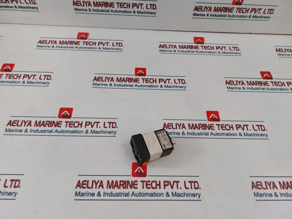 Burkert 5330 C 2,5 Epdm Ks Pneumatic Solenoid Valve 208-240V 60Hz