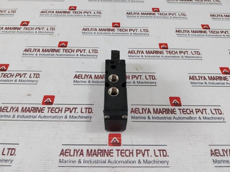 Burkert 6517 Solenoid Valve 00555390 24Vdc