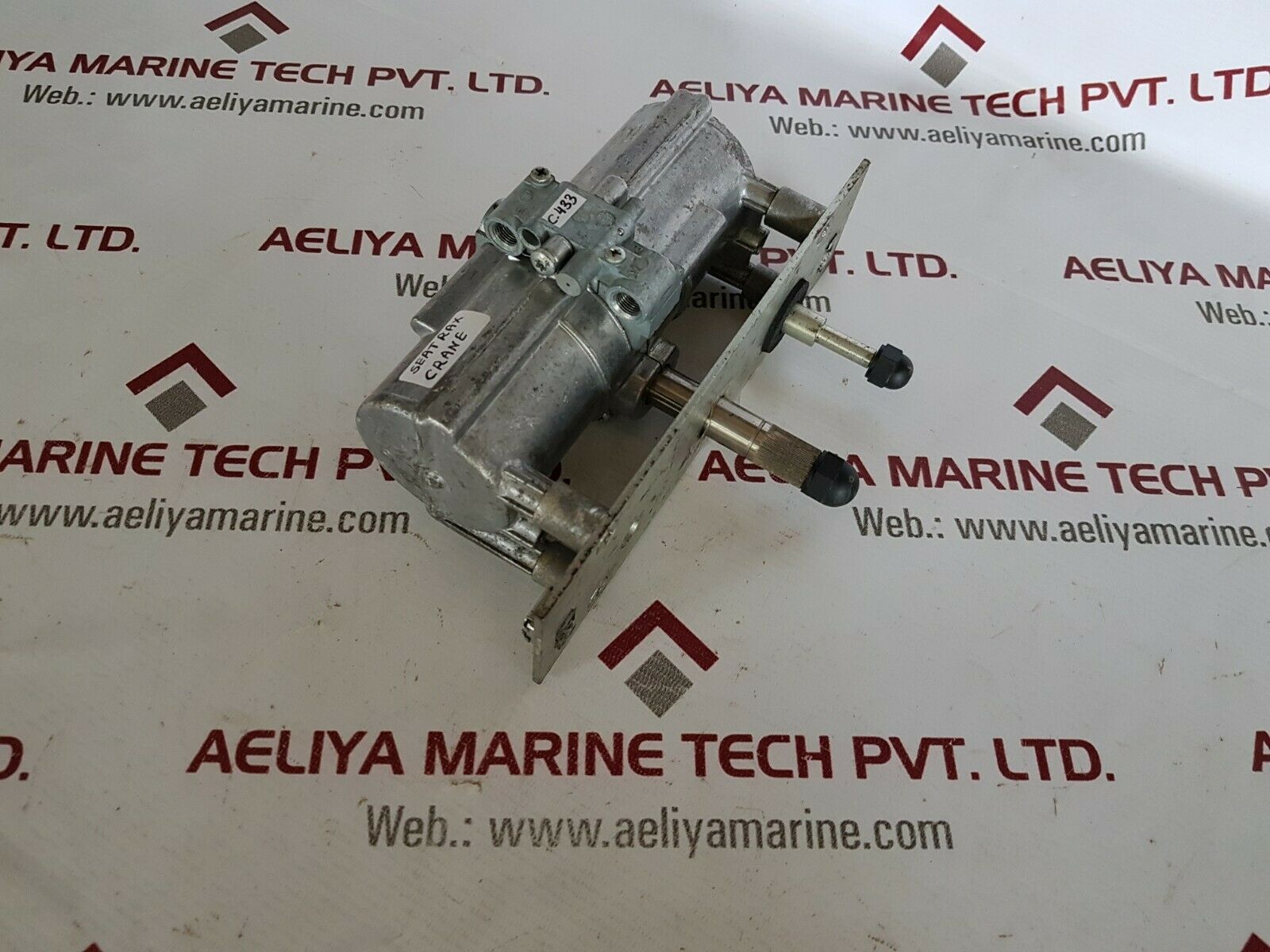 Seatrax cranes 35139