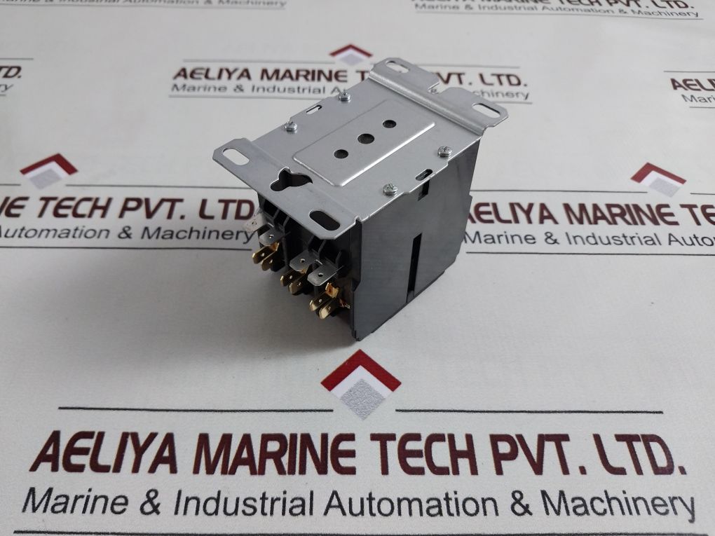 Carrier Hn53Cc024 Contactor 24Vac 50/60Hz