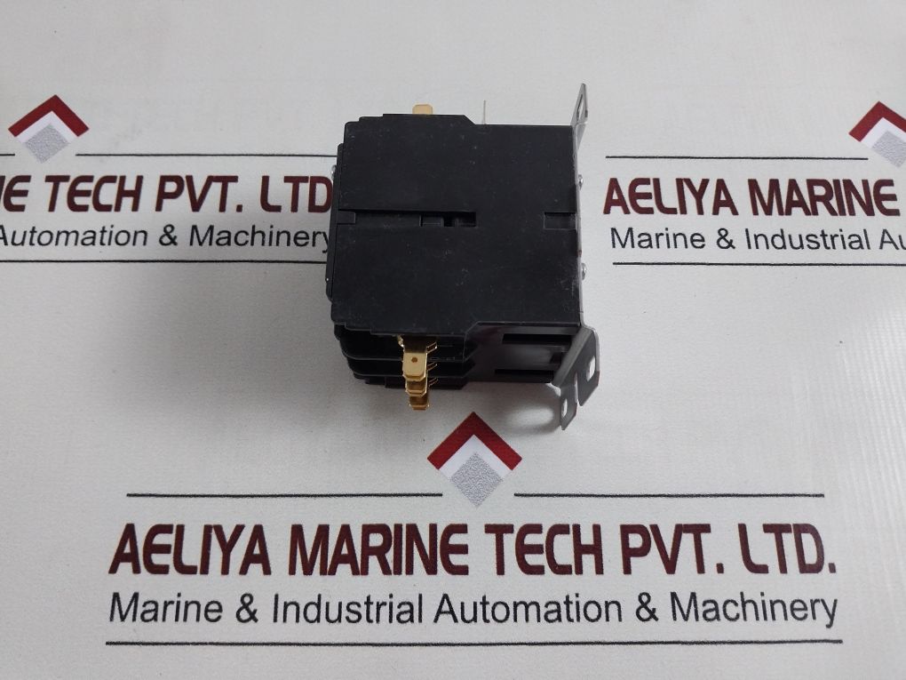 Carrier Hn53Cc024 Contactor 24Vac 50/60Hz