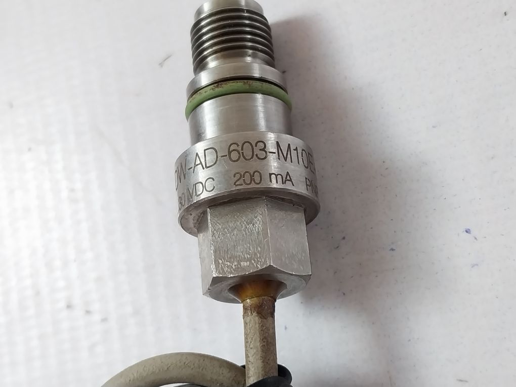 Contrinex Dw-ad-603-m10E-637 Inductive Proximity Switch Sensor