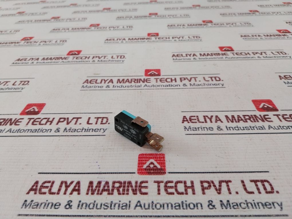 Crouzet 83263 Micro Switch