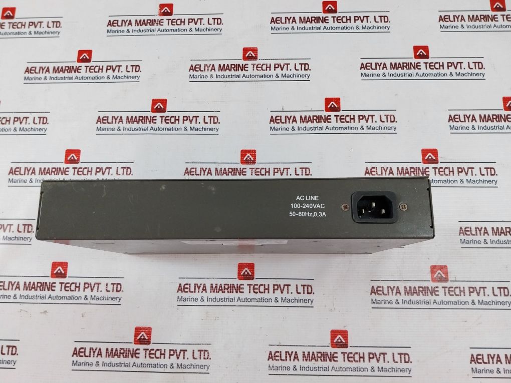 D-link Des-1016D Ethernet Switch 100-240Vac 50-60Hz 0.3A