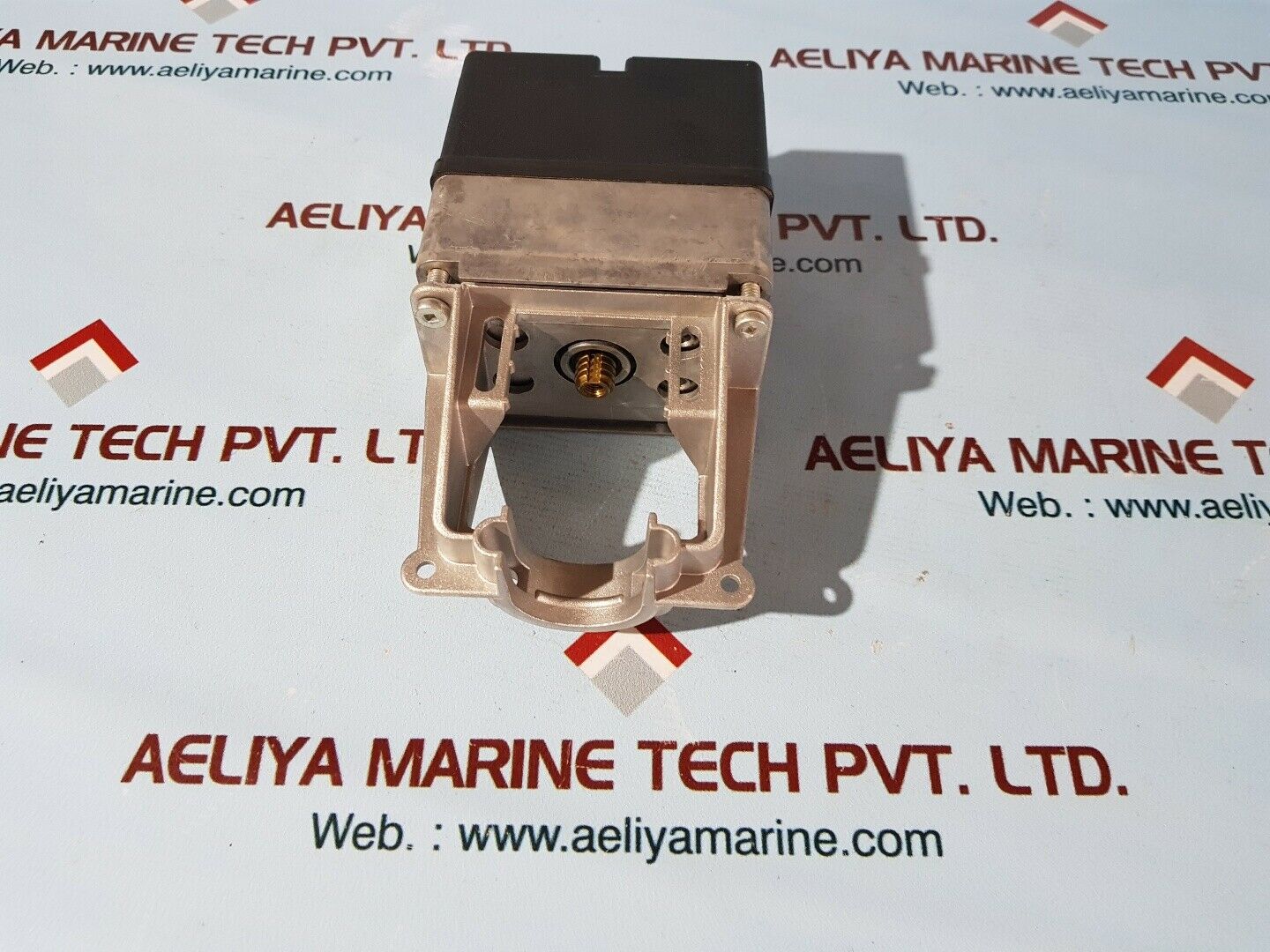 Honeywell ml6984a 4000 d.coupled valve actuator 24vac/28vdc 6va 710n