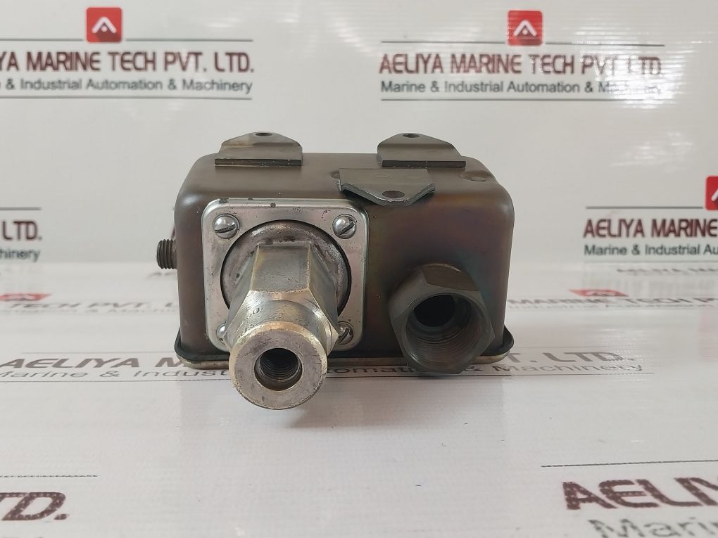 Detroit Switch 222-10 Temperature Control Switch Unit 2222092