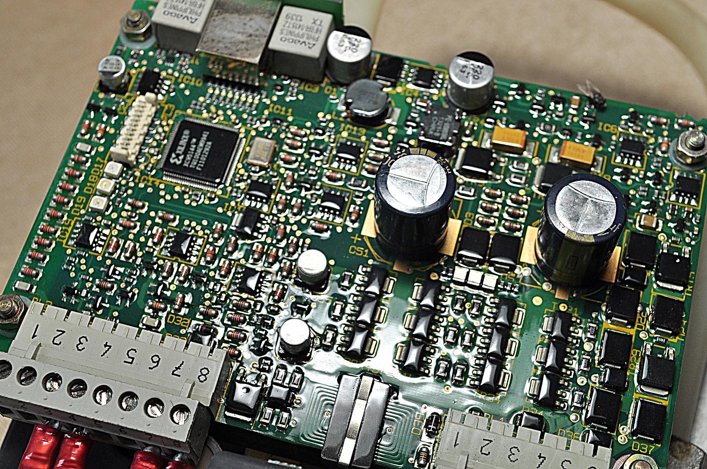 Mitsubishi Cm1200Hb-66H 301 Module Gt2635
