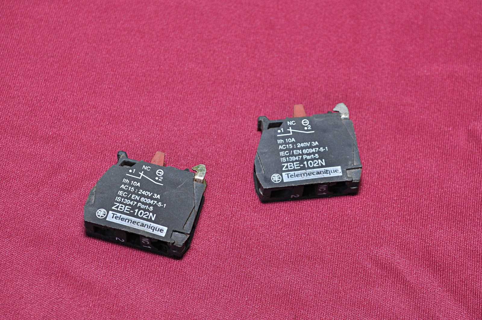 TELEMECANIQUE ZBE-102N PUSH BUTTON N/C CONTACT BLOCK