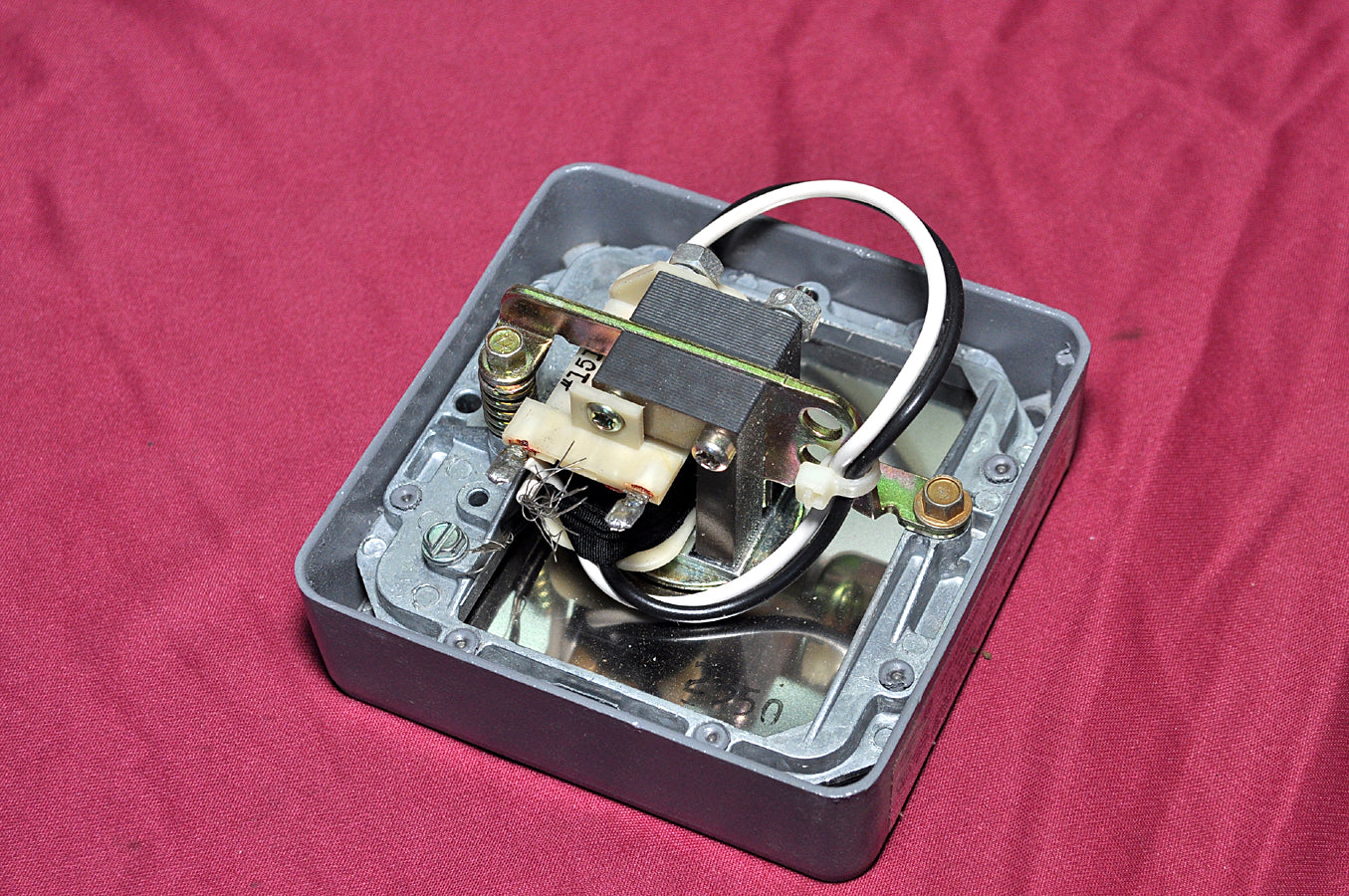 Federal signal 350-120-30 vibratone horn