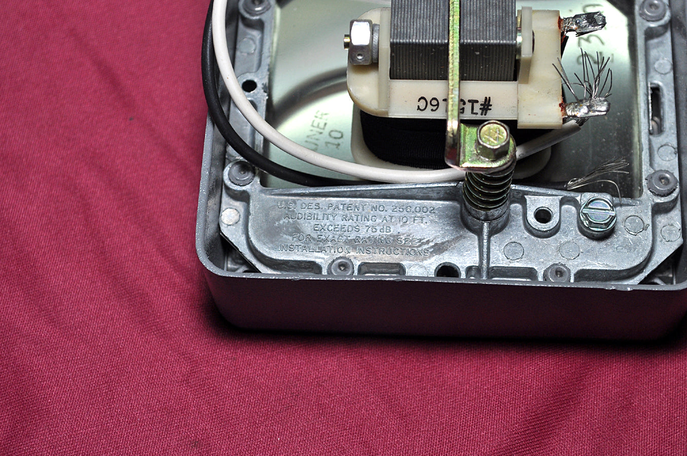 Federal signal 350-120-30 vibratone horn