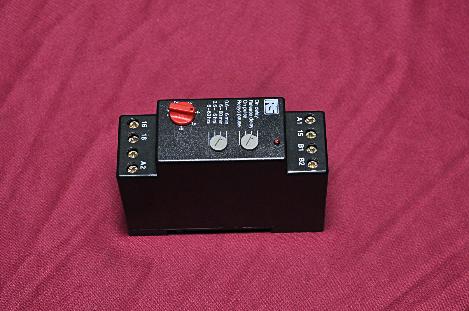 Rs components 224-1297 multifunction timer relay