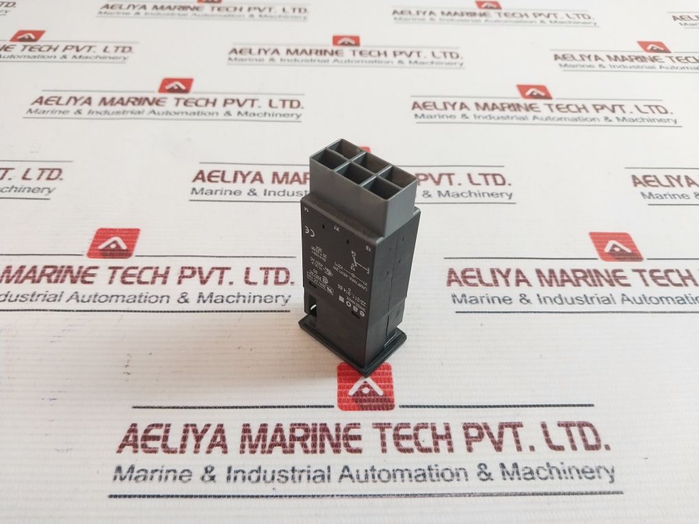 Eao 22-211.014 Pushbutton Switch Panel Mount