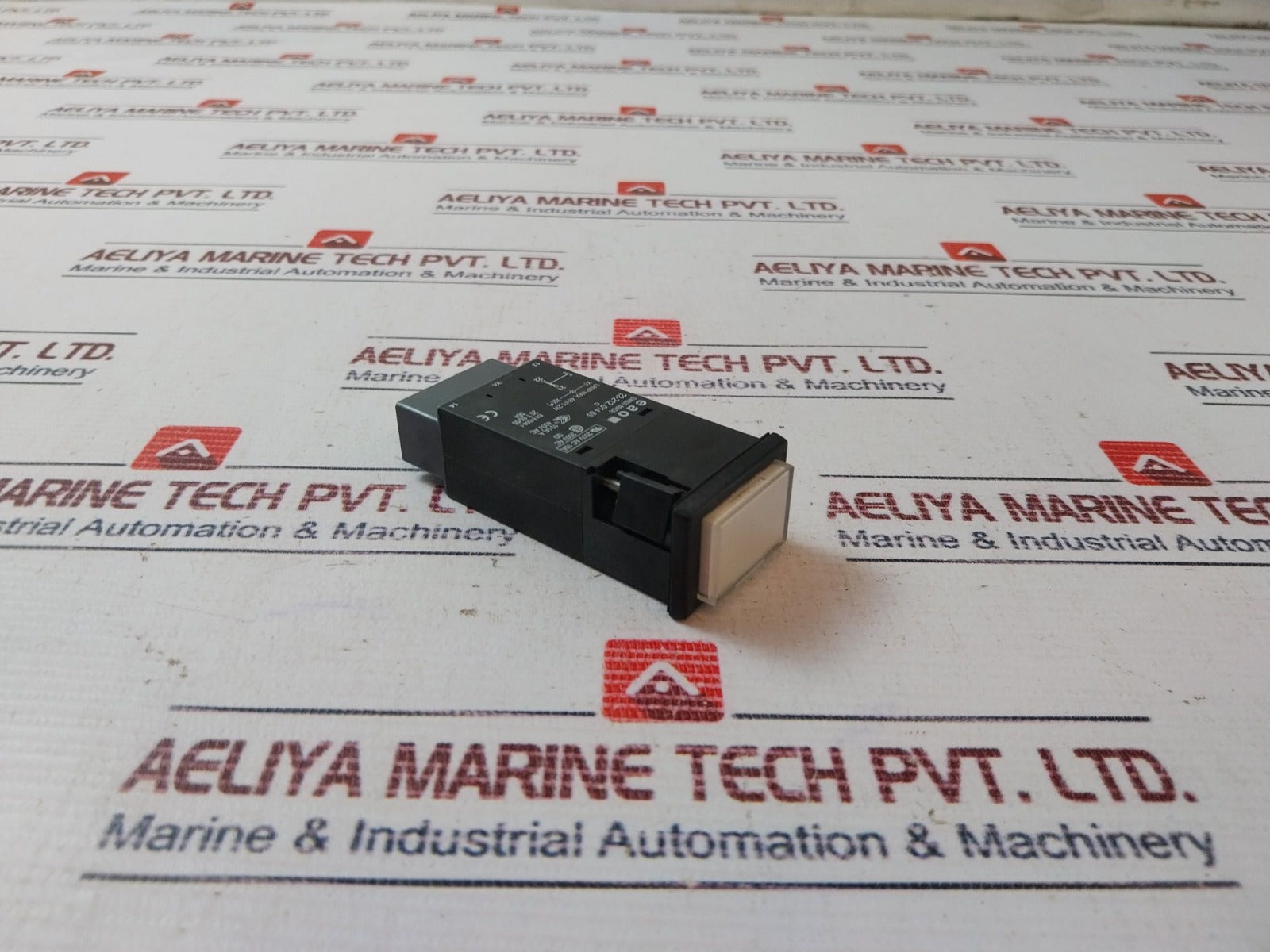 Eao 22-212.014 Push Button Switch