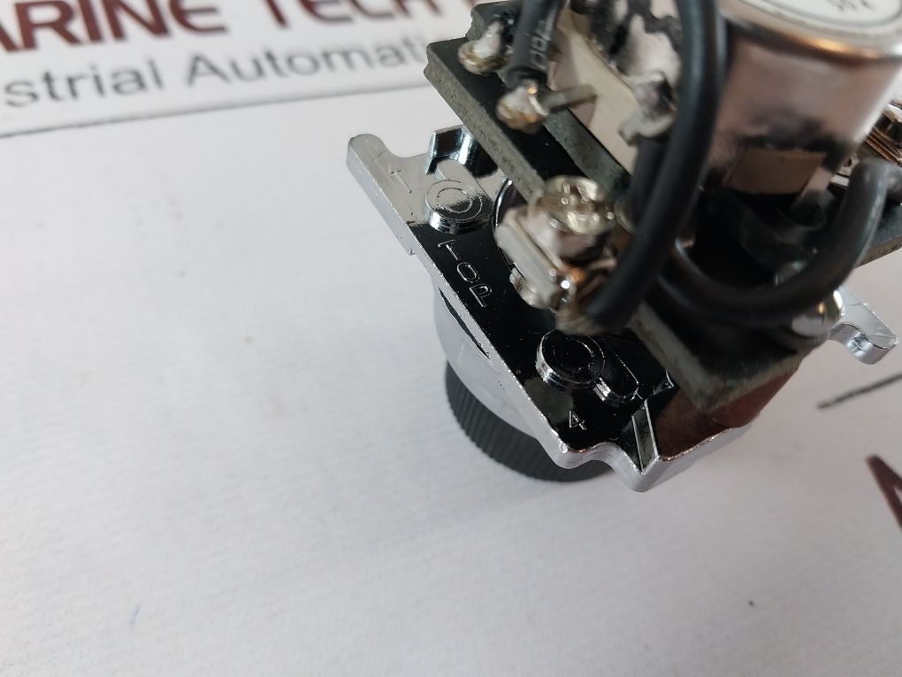 Eaton 10250T Push Button/Potentiometer