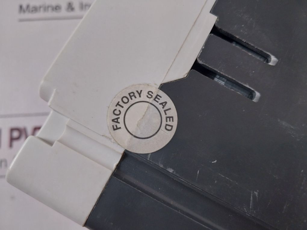 Eaton Hfd3015Lu16 3-p Industrial Circuit Breaker