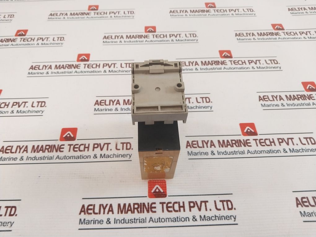 Electromatic S-system Sc 215 724 Dual Level Relay With Base 24V Dc