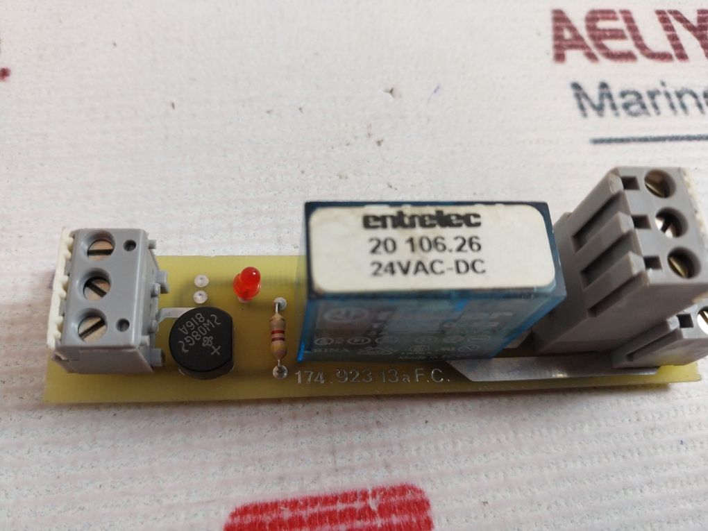 Entrelec 40.52 Relay Module