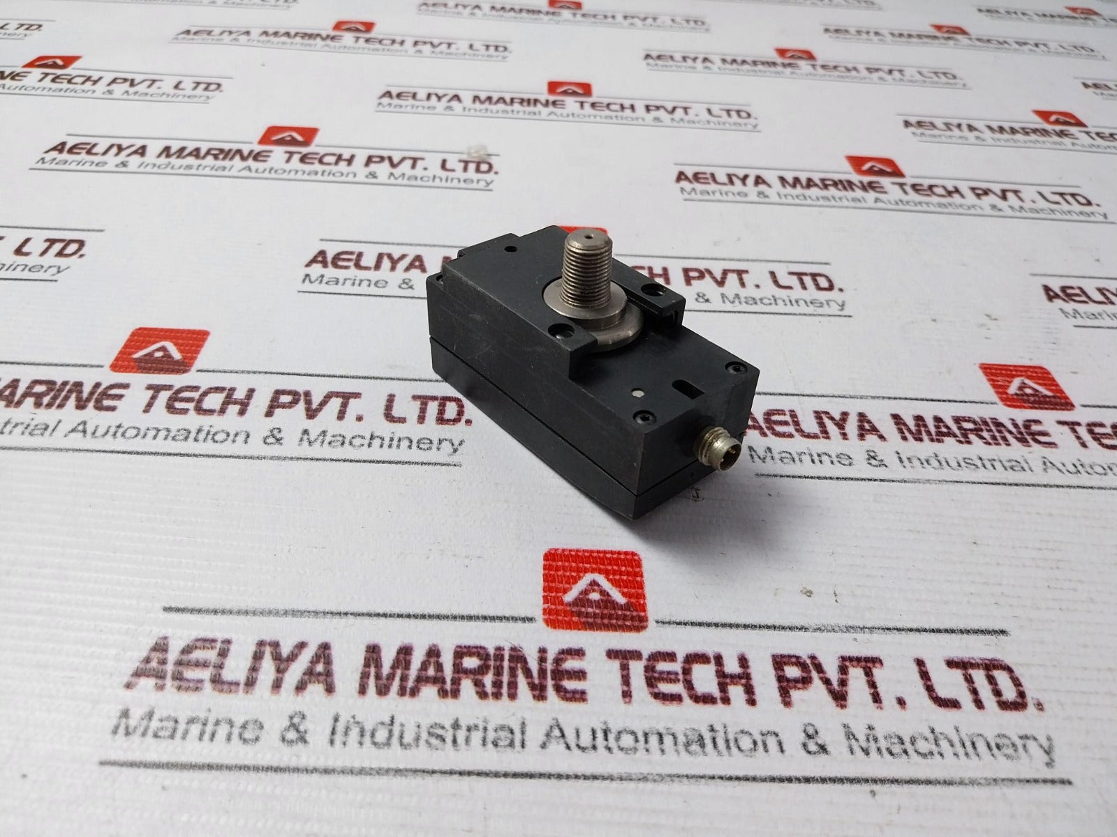 Festo Sde1-d10-g2-r18-c-p1-m8 Pressure Sensor Class 2
