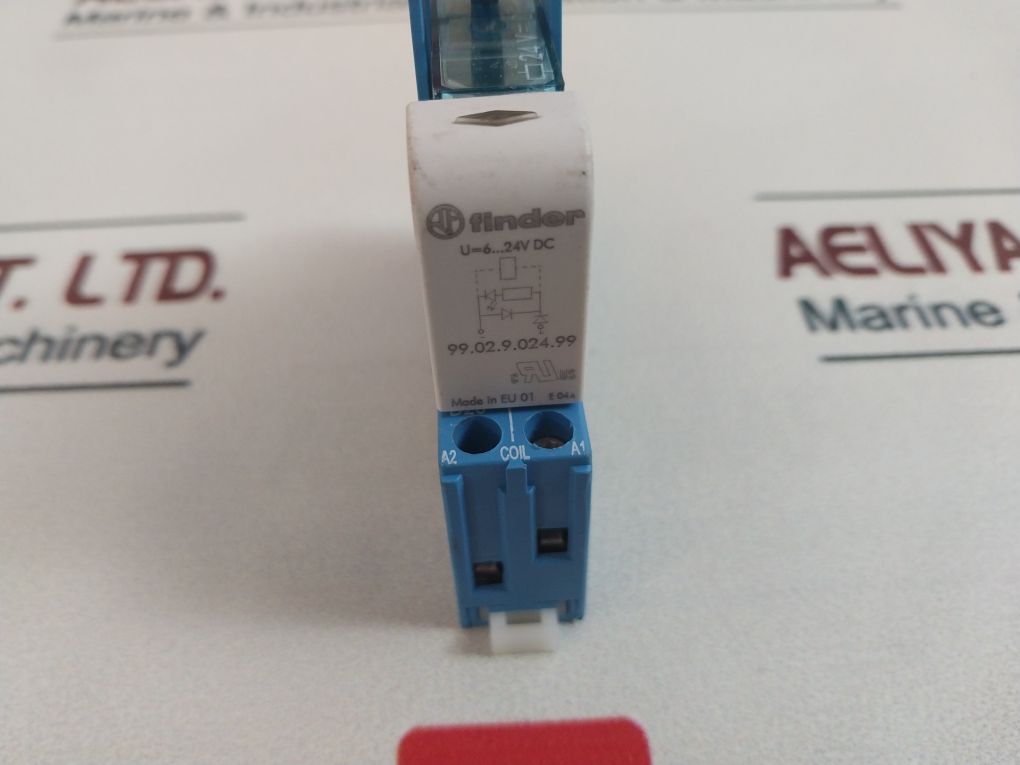 Finder 95.05 Power Relay With 40.52 Socket 24V Dc