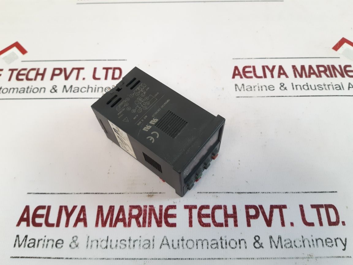 Fuji Electric Pxz-4 Temperature Controller 100-240Vac
