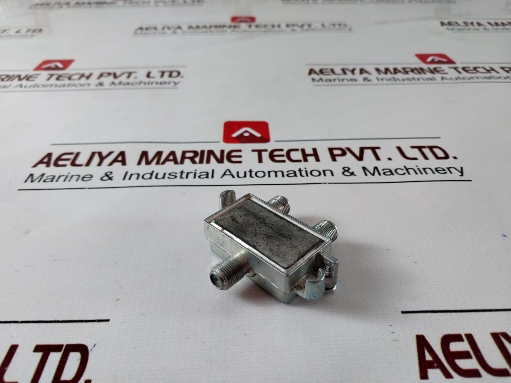 Lot Of 3X Gc Electronics 32-3018 2-way Splitter 5-900 Mhz