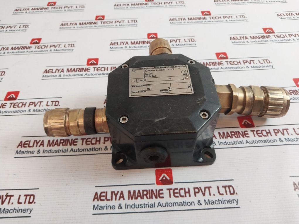 Hawke International Pl612 Conduit Junction Box With Three Glands 17A 550V