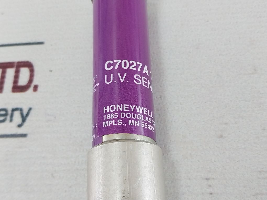 Honeywell C7027A 1049 Flame Detector Sensor