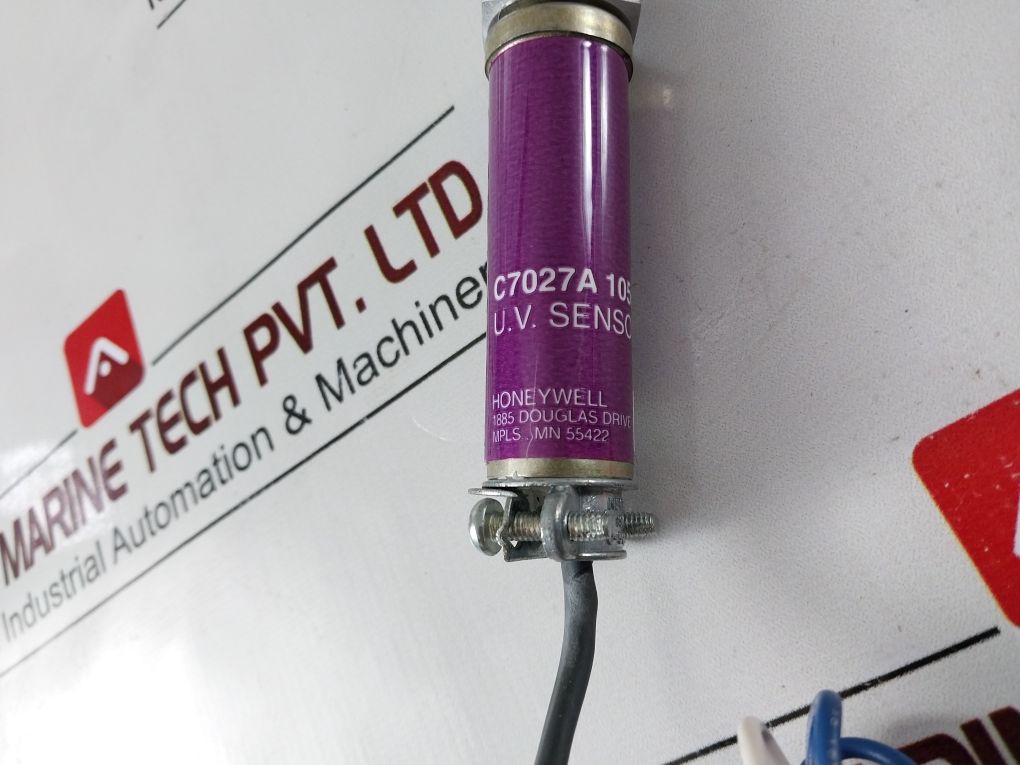 Honeywell C7027A 1056 U.V. Sensor Rev.B