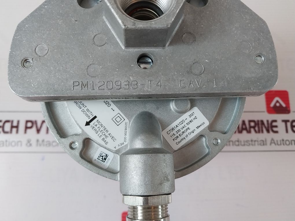 Honeywell C7061 Flame Detector 115-230Vac,50/60Hz