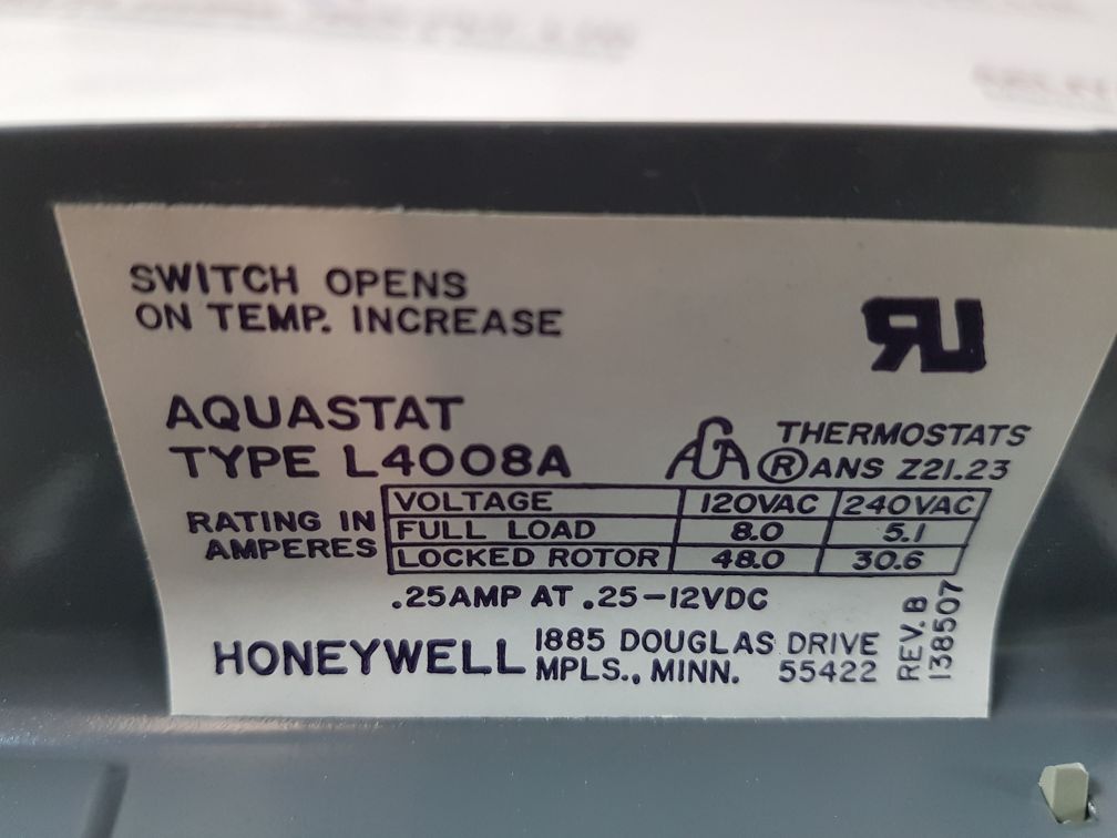 Honeywell L4008A 1015 Aquastat Controller