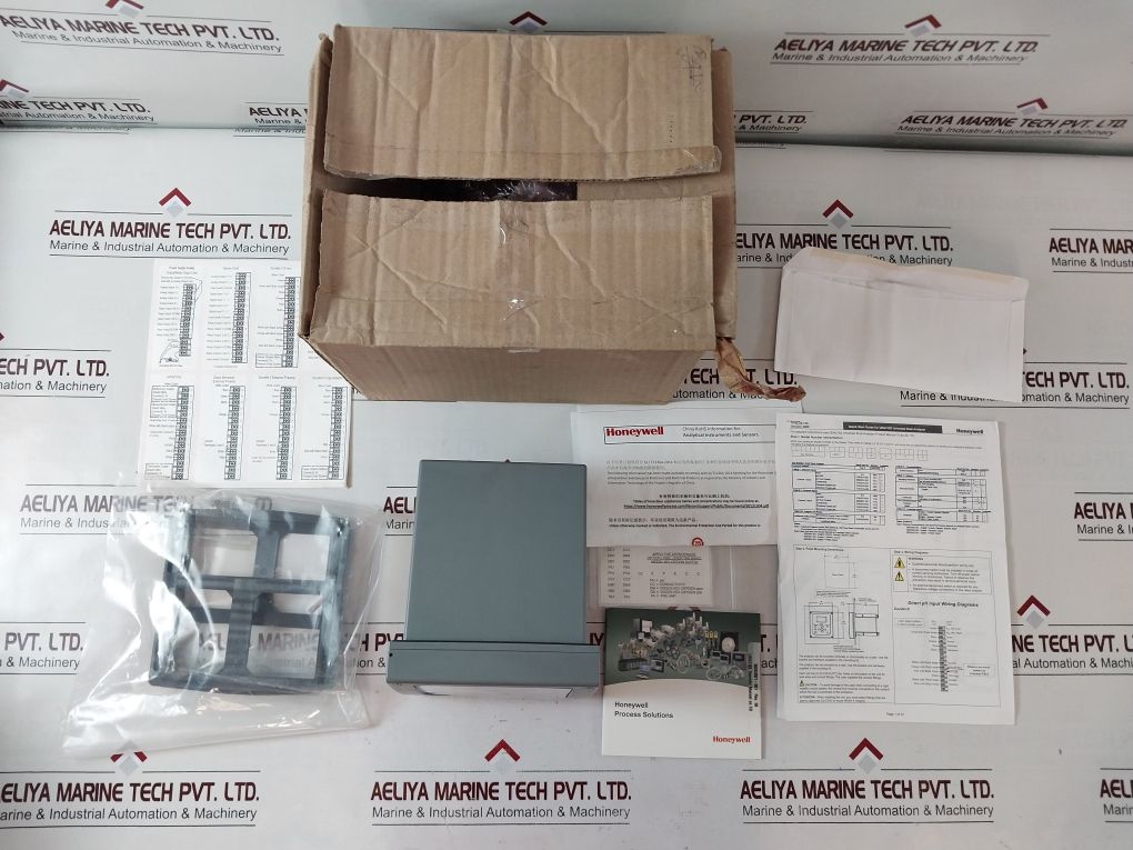 Honeywell Uda2182-cc1-nn2-nn-n-p0C0-ee Universal Dual Analyzer