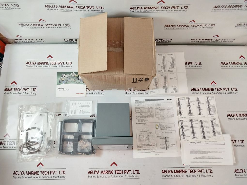 Honeywell Uda2182-ph1-cc2-nn-n-p0C0-ee Analytical Analyzer Set