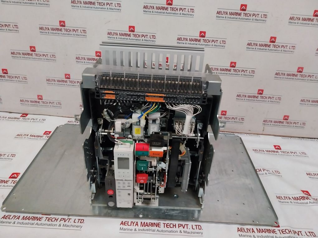 Hyundai Electric Hgn32 Air Circuit Breaker 3-pole 2624A