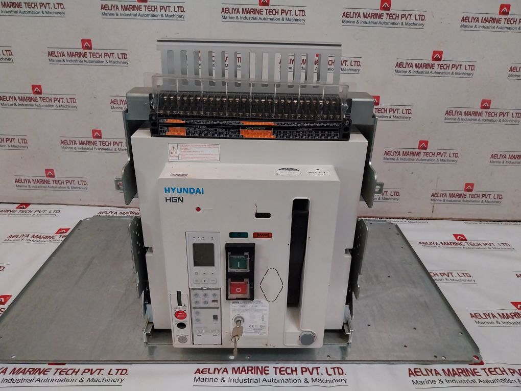 Hyundai Electric Hgn32 Air Circuit Breaker 3-pole 2624A
