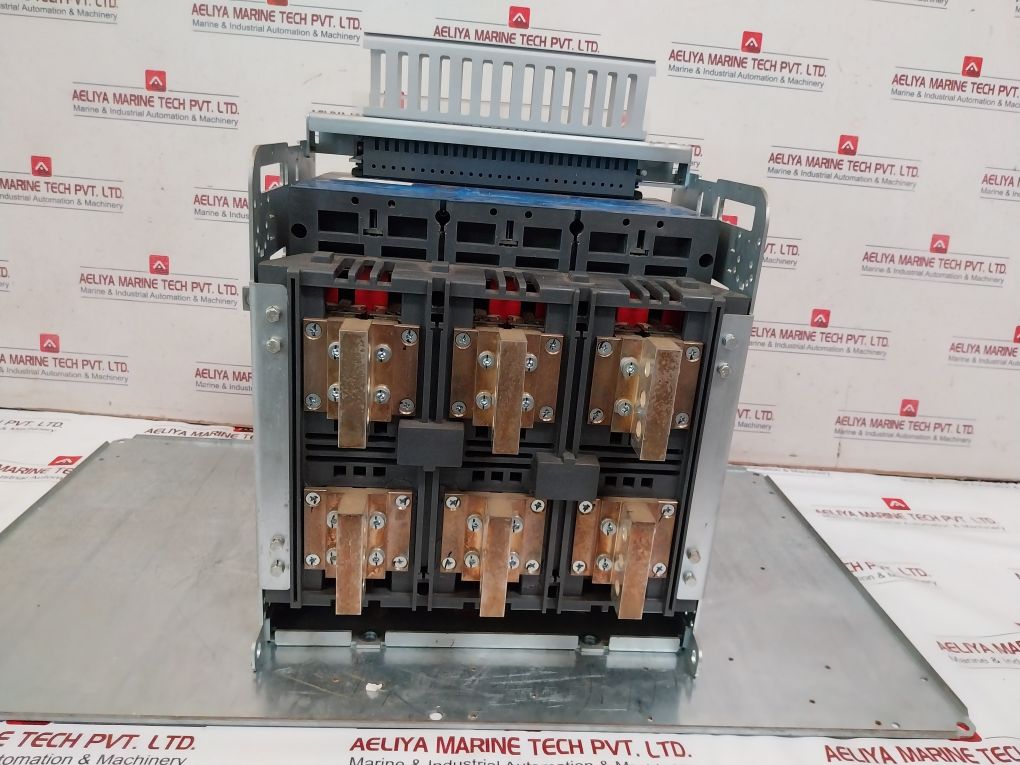 Hyundai Electric Hgn32 Air Circuit Breaker 3-pole 2624A