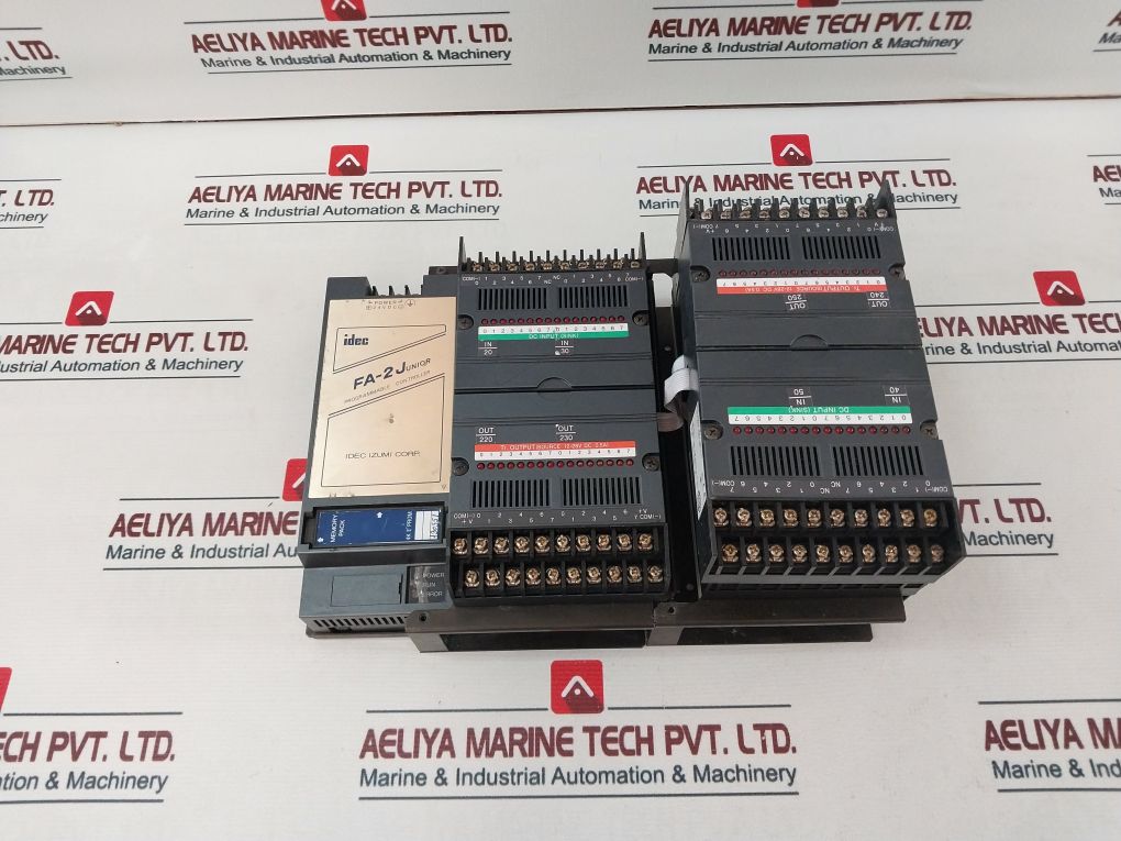 Idec Izumi Fa-2 Programmable Logic Controller 24 Vdc Output /Input Unit Pfj-dp2U