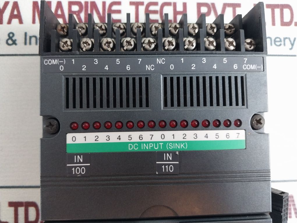 Idec Izumi Pfj-n162U Plc Relay Input Output Unit 12-28 Vdc