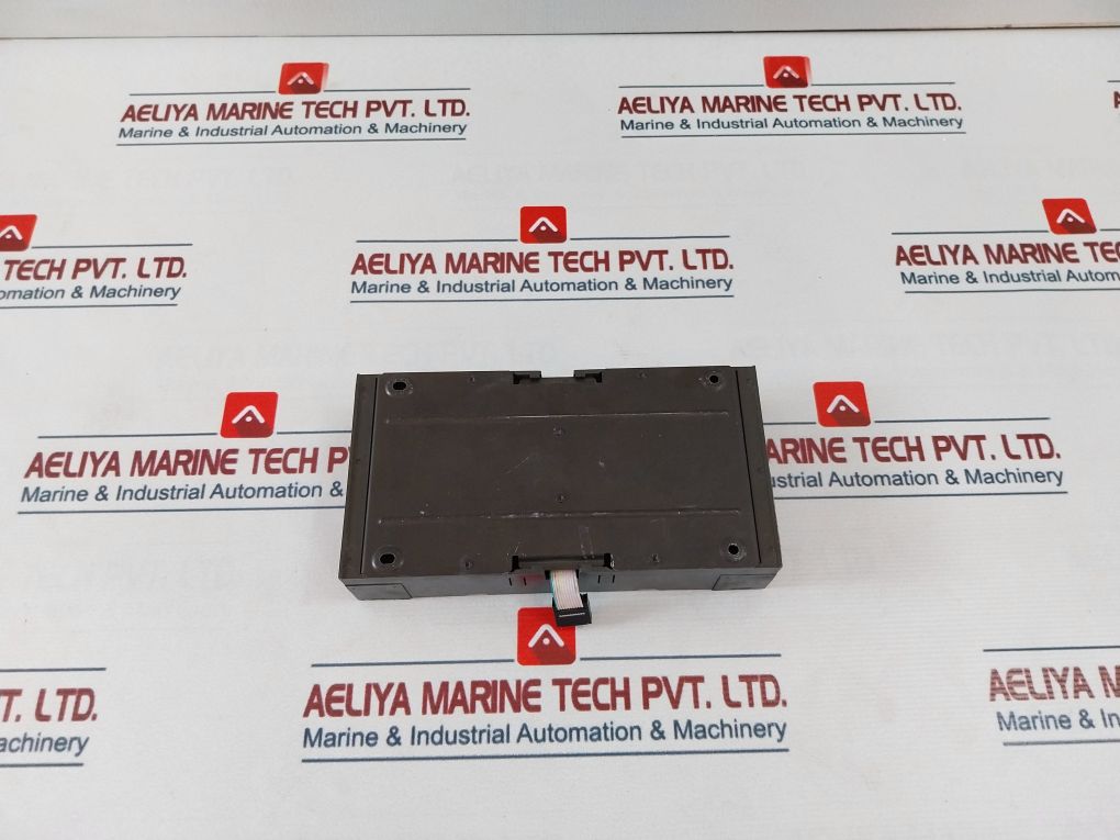 Idec Izumi Pfj-n162U Plc Relay Input Output Unit 12-28Vdc