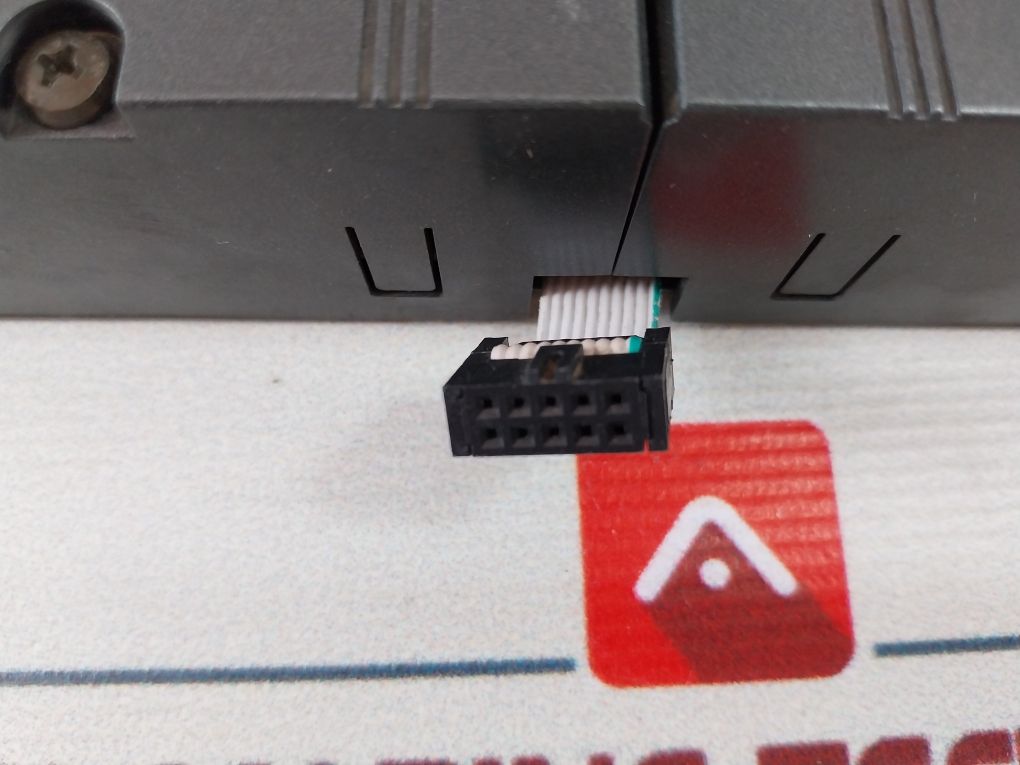 Idec Izumi Pfj-n162U Plc Relay Input Output Unit 12-28Vdc