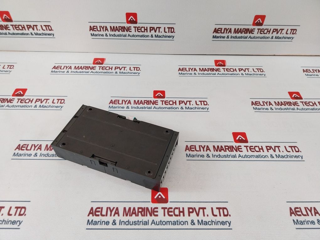 Idec Izumi Pfj-t081U Dc Relay Input/Output Unit Pfj-n162U
