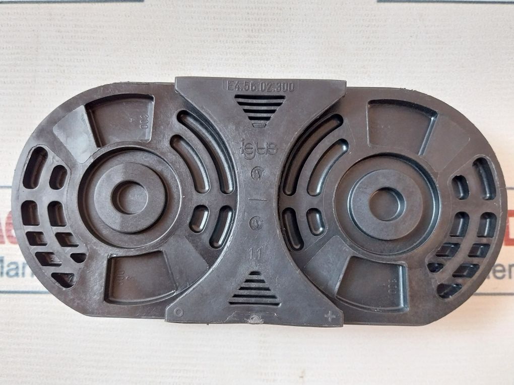 Lot Of 5X Igus E4.56.02.300 Inner Side Link Separator 42.H.2