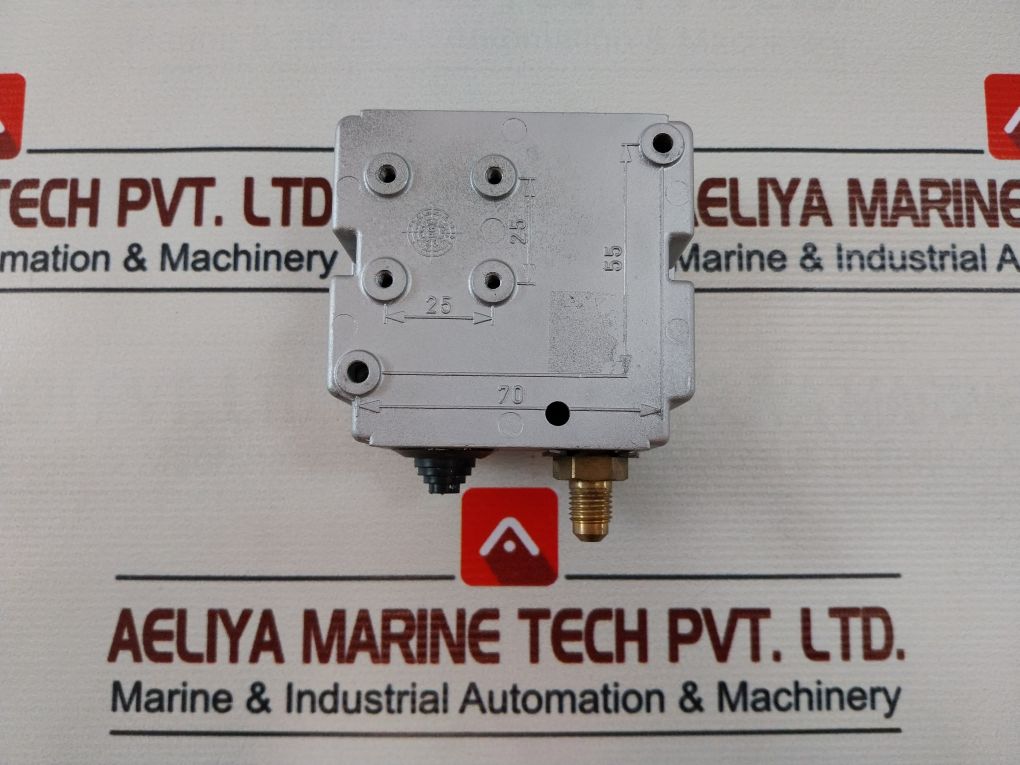 Johnson Controls P77Aaa-9300 Pressure Switch