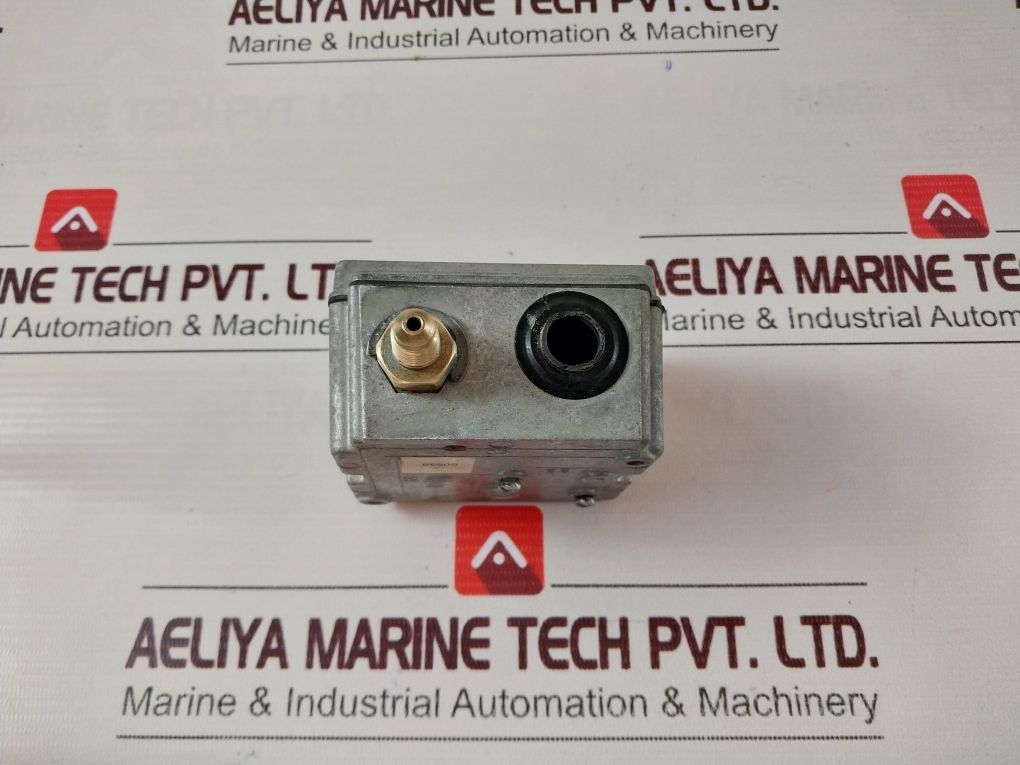 Johnson Controls P77Aaa-9320
