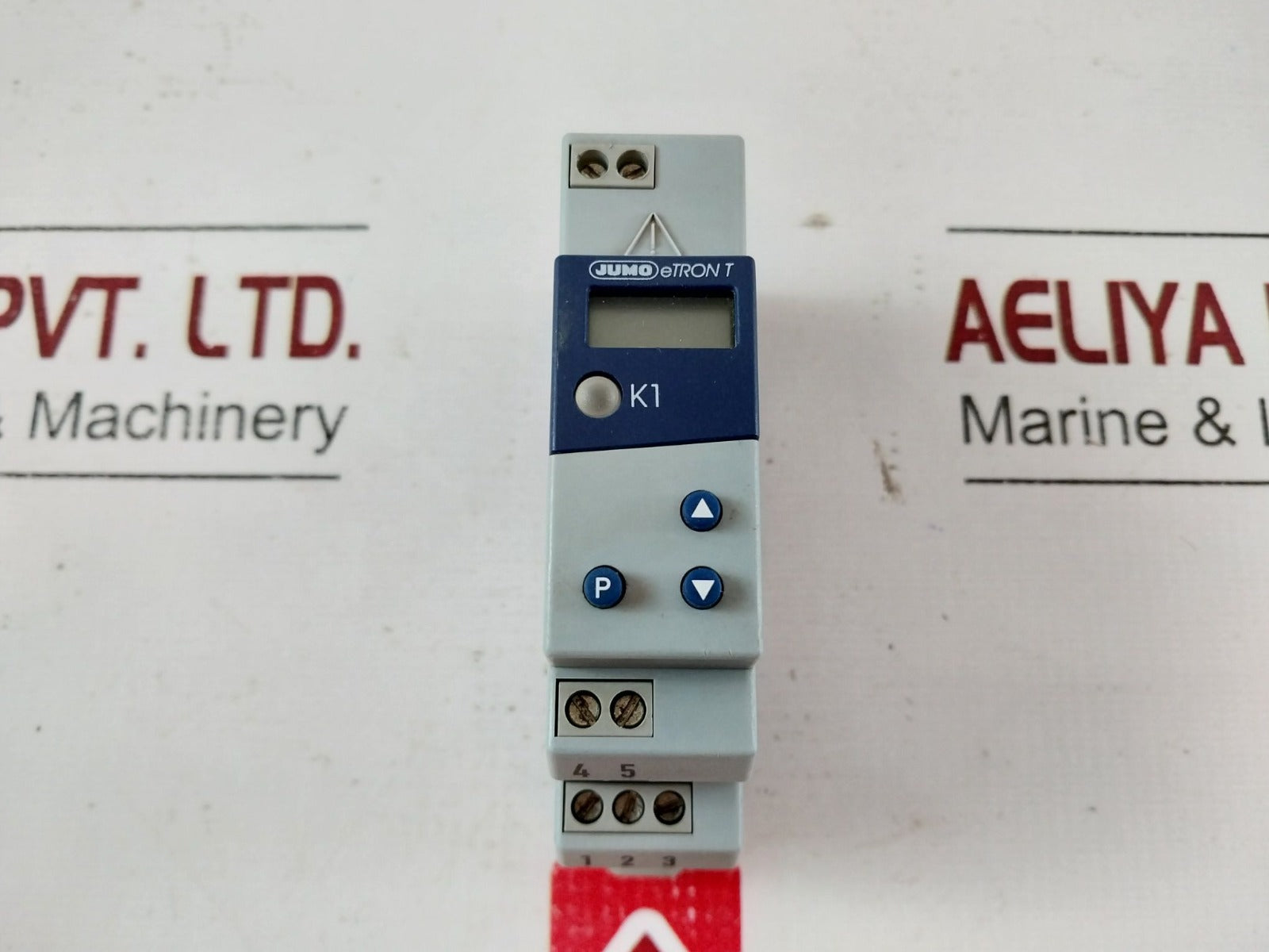 Jumo 701050/811-31 Digital Thermostat