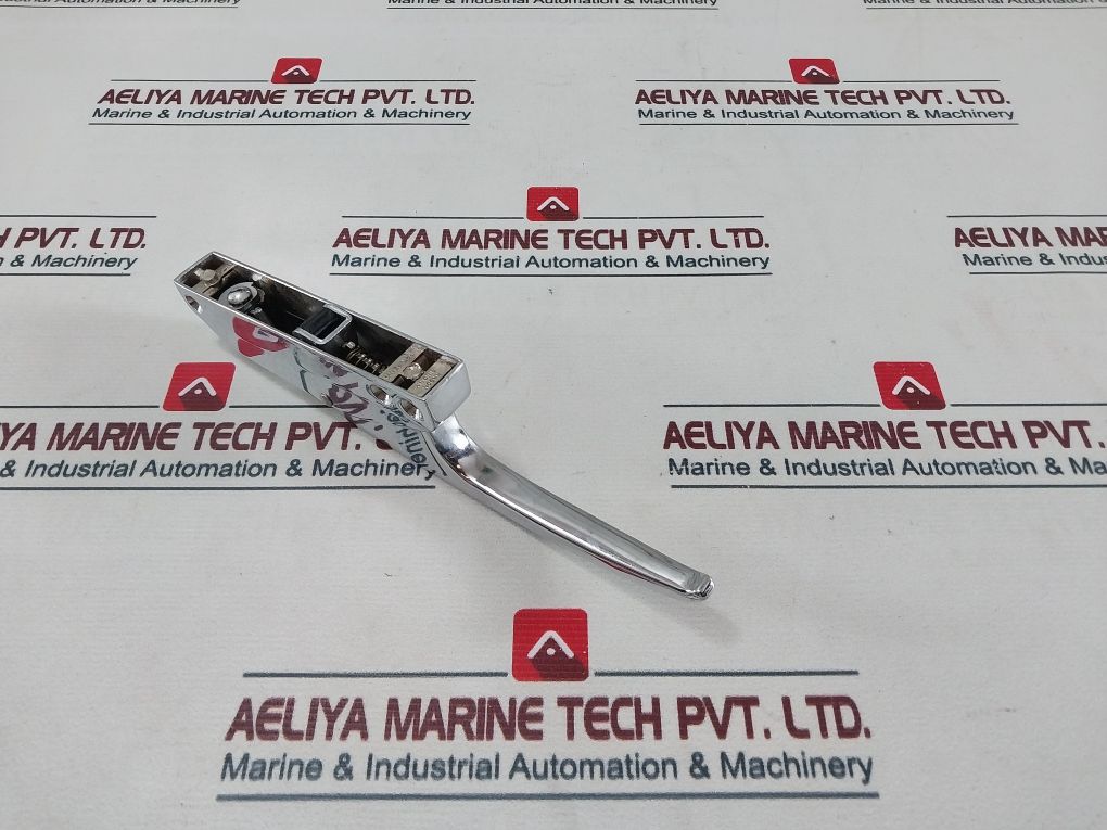 Kason 174-4 Latch Straight Handle With Lock 174-4