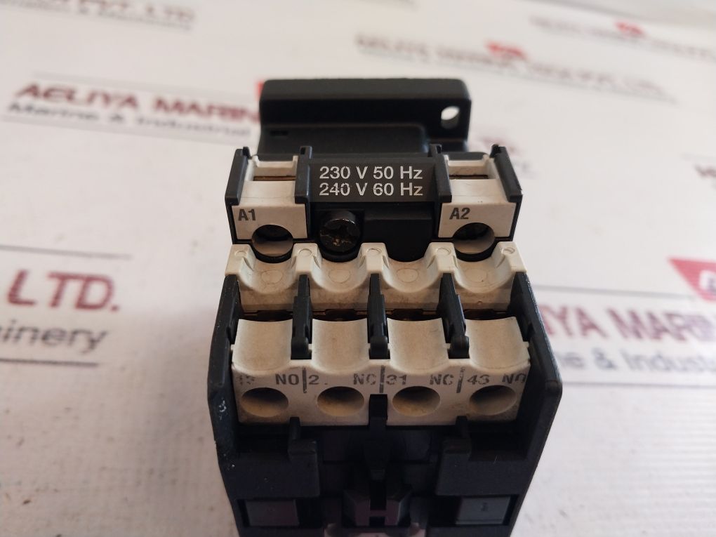 Klockner Moeller Dil R22 Auxiliary Contactor Relay 250V